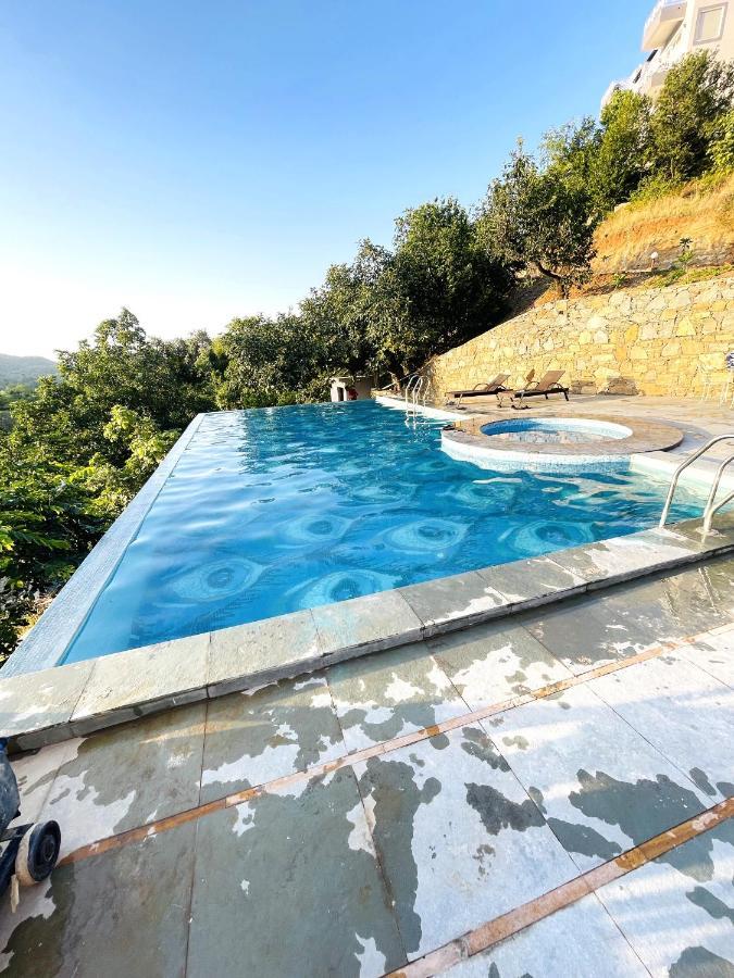 The Sky Imperial Pavoreal Jungle Resort Kumbhalgarh Exterior foto