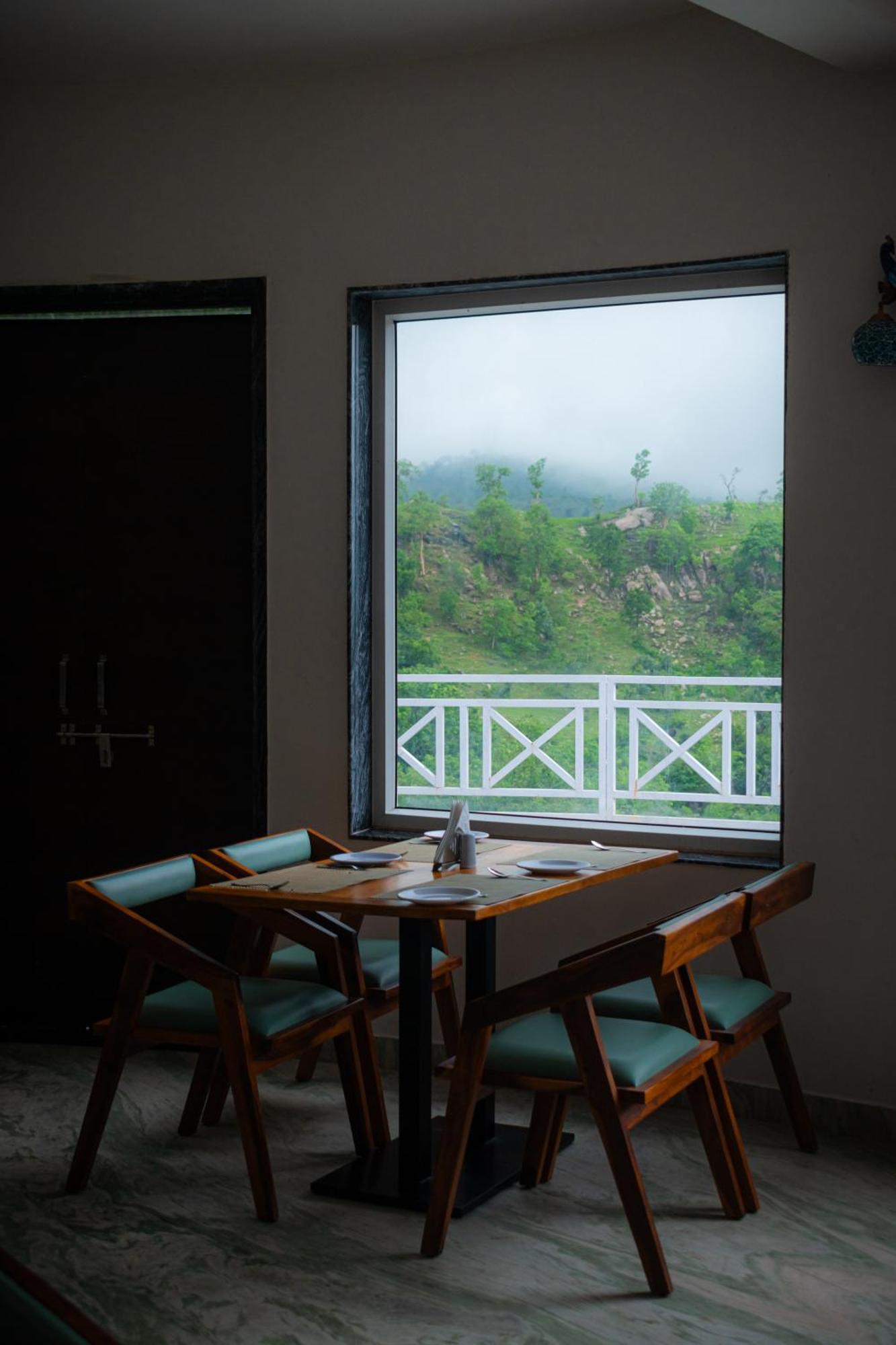 The Sky Imperial Pavoreal Jungle Resort Kumbhalgarh Exterior foto